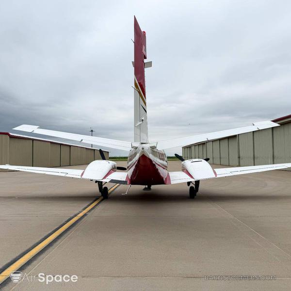 1976 BEECH B-60 DUKE | 2889W 3