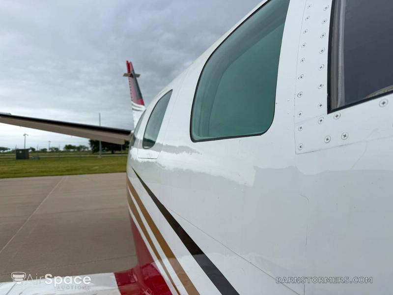 1976 BEECH B-60 DUKE | 2889W 4